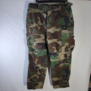 Mens Army Camo Medium Short Pants Button Fly Some Pulls by the Buttons